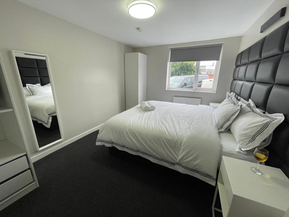 Mays - 102 Mill Street, Free Parking, 2 Minute Walk To Baltic Market And Centre - Sleep 1-10 Guests 3* Liverpool